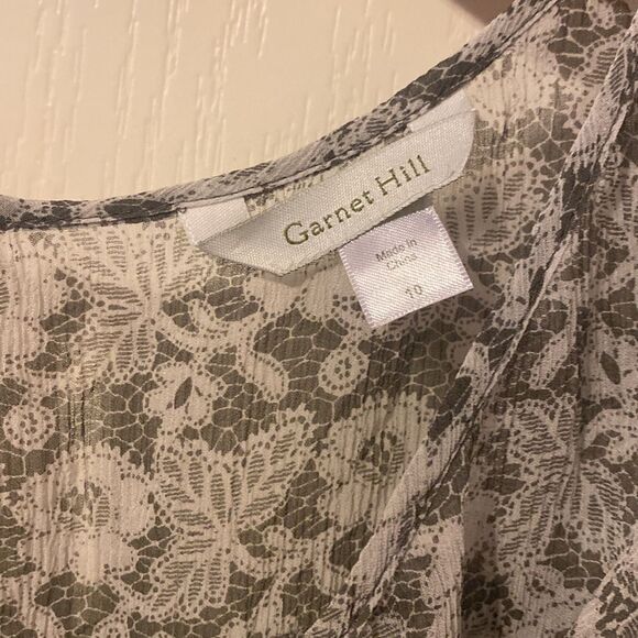 Garnet Hill Gray and White Floral Print Sheer Ruffles Blouse Size 10 NWOT - Picture 2 of 8